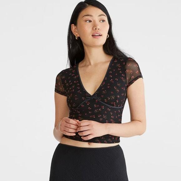 AEROPOSTALE Women's Floral Mesh V-Neck Crop Top Size XS In Black - Picture 1 of 9